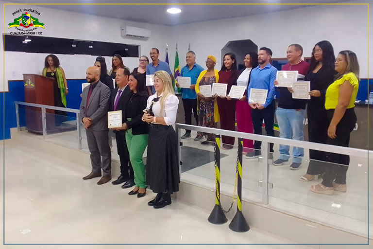 Câmara Municipal homenageia Escolas Maria Liberty e Cândida Maria