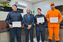 Câmara Municipal reconhece ação heroica de Policiais e Bombeiros Militares Câmara Municipal reconhece ação heroica de Policiais e Bombeiros Militares